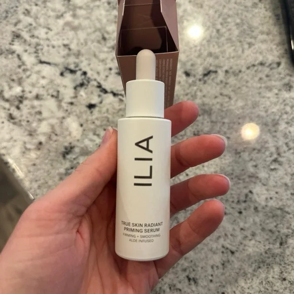 ILIA True Skin Radiant Priming Serum - Picture 3 of 3